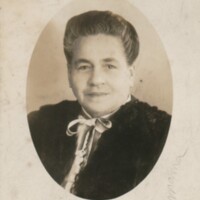 Doña Braulia, su madre